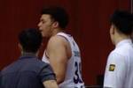 难顶啊😳&ldquo;小胖&rdquo;洛夫顿眉角被呼了一巴掌打裂了 满是鲜血