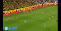 胜利先丢球！吉达联合快速反击，本泽马第15分钟破门